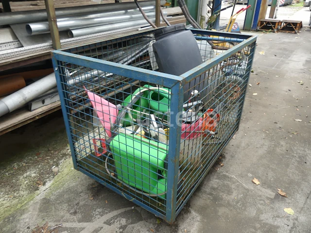 Trolley met zijn inhoud - afbeelding 1 van  6