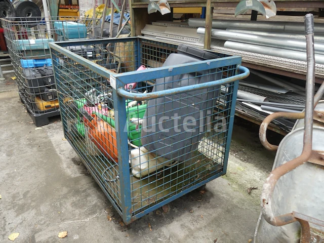 Trolley met zijn inhoud - afbeelding 2 van  6