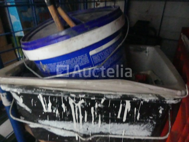 Trolley met zijn inhoud - afbeelding 10 van  11