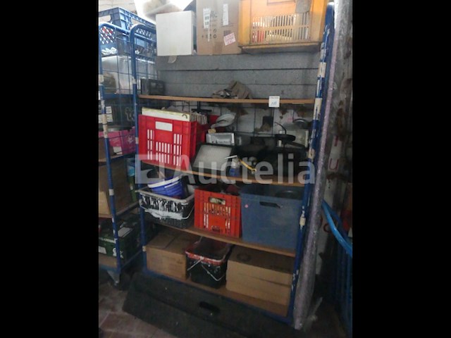 Trolley met zijn inhoud - afbeelding 5 van  11