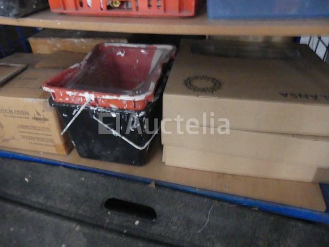 Trolley met zijn inhoud - afbeelding 6 van  11