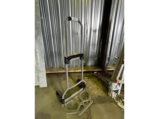 Trolleywagentje - afbeelding 1 van  2