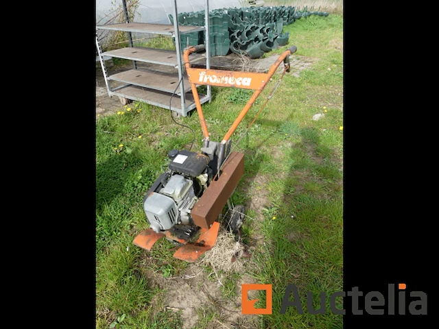 Tromeca tractor op twee wielen - afbeelding 1 van  9