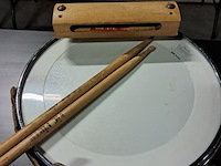 Trommel fanfare met riem en opbergbakmetaal (goede staat) metaal ø35 - afbeelding 3 van  7