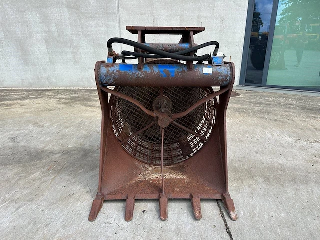 Trommelzeefbak 3v voor graafmachine - afbeelding 1 van  1