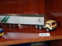 Truck mercedes - afbeelding 1 van  1