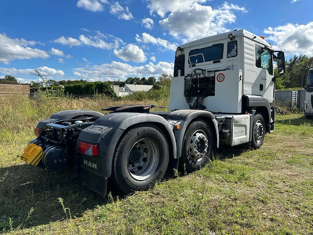 Truck met hydraulische unit - afbeelding 34 van  40