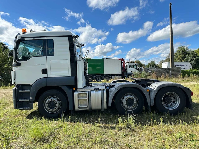 Truck met hydraulische unit - afbeelding 38 van  40