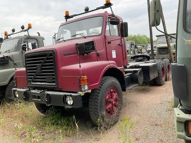 Truck met koppelplateau - afbeelding 1 van  18