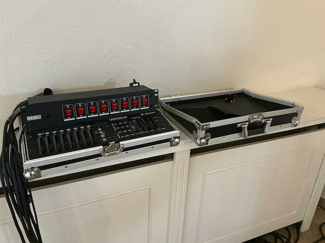 Trus brug met lichtinstallatie - afbeelding 7 van  8