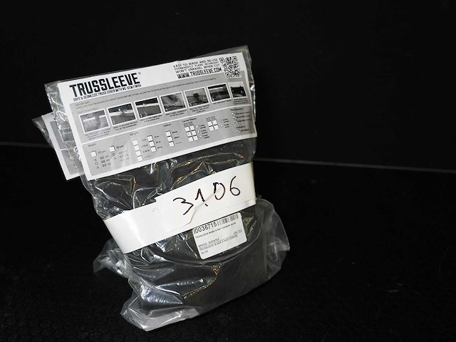 Trussleeve black 3 way corner 30/30 - aluminium trusse (2x) - afbeelding 1 van  1