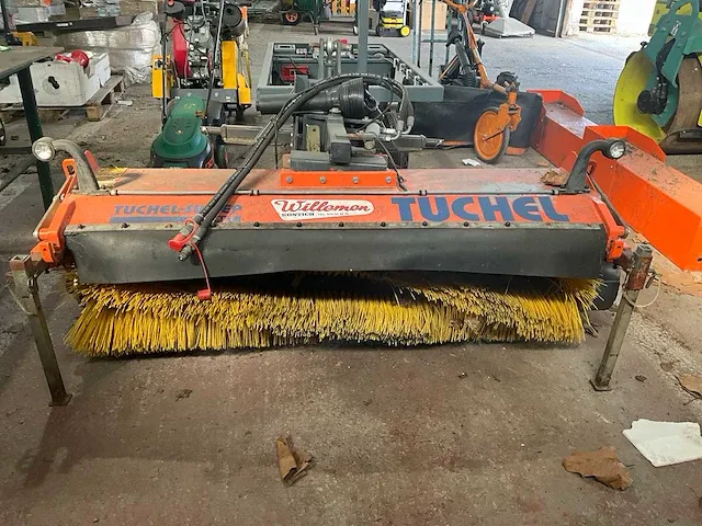 Tuchel kompakt 520-150 veegmachine - afbeelding 1 van  8