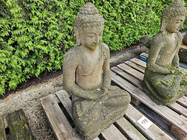 Tuinbeeld balinese buddha zittend lavasteen h100cm - afbeelding 3 van  4