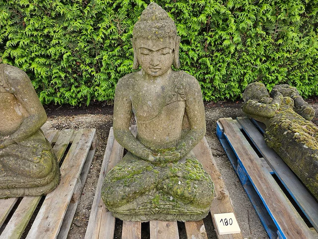 Tuinbeeld balinese buddha zittend lavasteen h100cm - afbeelding 2 van  4