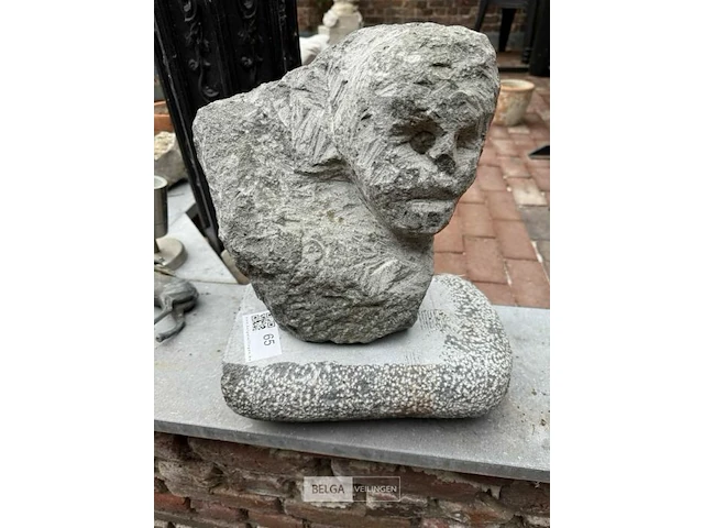 Tuinbeeldje blauwe steen - afbeelding 1 van  1