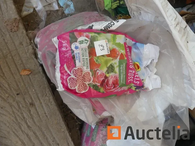 Tuinbouw turf, roze en universele meststof in,... zakken - afbeelding 3 van  8