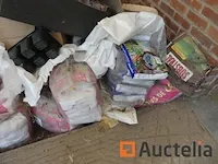 Tuinbouw turf, roze en universele meststof in,... zakken - afbeelding 4 van  8