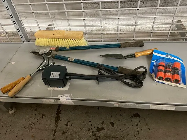 Tuingereedschap - afbeelding 1 van  12