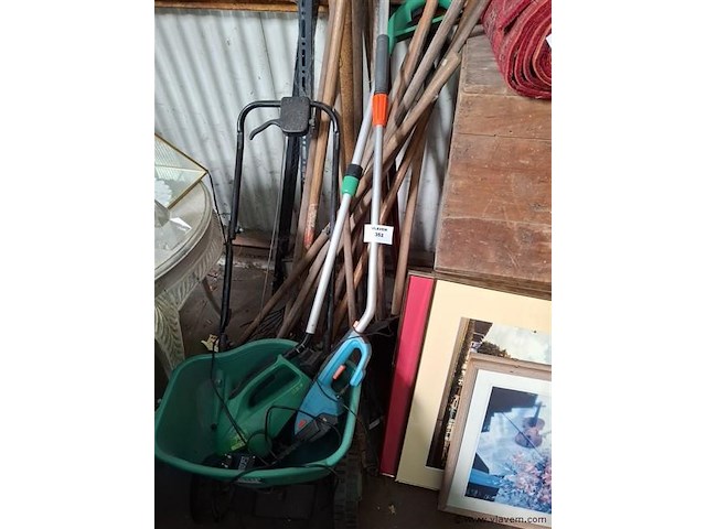 Tuinmateriaal - afbeelding 1 van  1