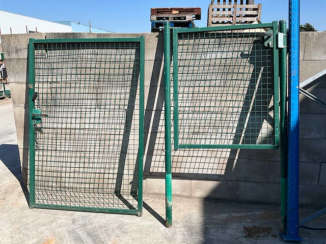Tuinpoorten groen metaal (2x) - afbeelding 1 van  5