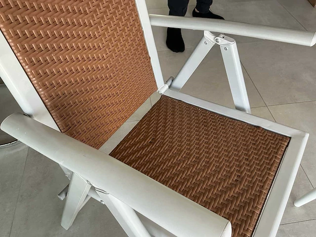Tuinset 4 stoelen en tafeltje - afbeelding 9 van  10