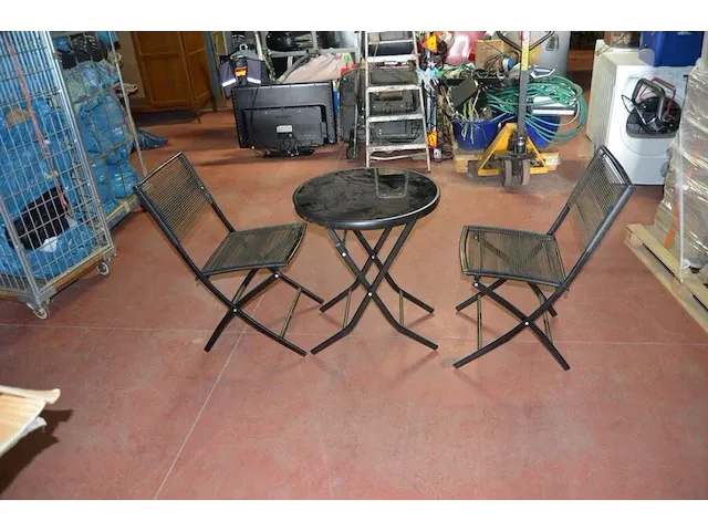 Tuinset zwart bestaande uit 2 ronde plooitafeltjes, 8 plooistoelen - afbeelding 4 van  7