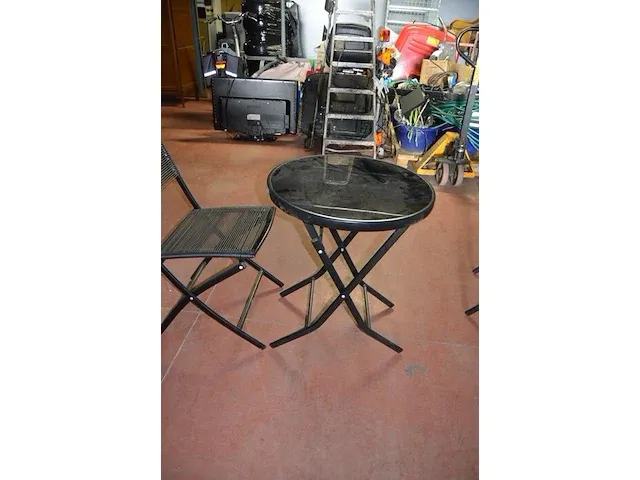 Tuinset zwart bestaande uit 2 ronde plooitafeltjes, 8 plooistoelen - afbeelding 7 van  7