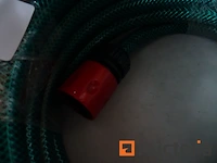 Tuinslang met zijn multi-straalpistool - afbeelding 4 van  6