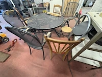 Tuintafel met diverse stoelen - afbeelding 4 van  5