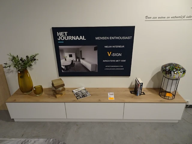 Tv kast op sokkel - afbeelding 1 van  4