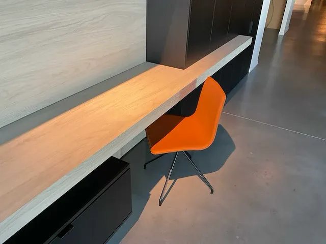 Tv meubel met werkruimte en kast - afbeelding 2 van  9