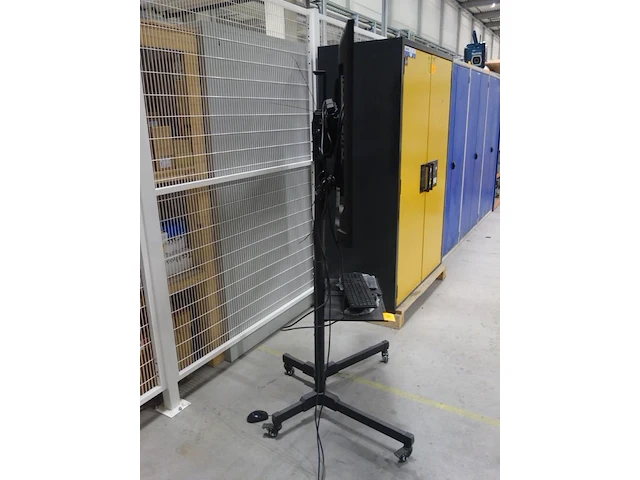 Tv scherm dell met pc - afbeelding 2 van  4