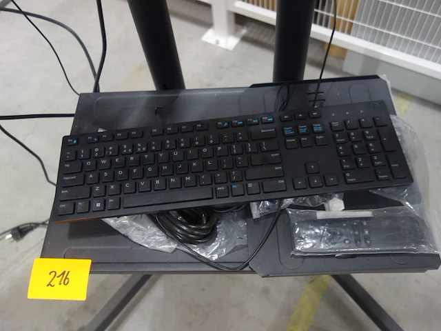Tv scherm dell met pc - afbeelding 4 van  4