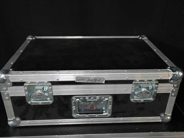 Tvlogic - lum 242g preview monitor 24 inch 4k/uhd 12 sdi - video - afbeelding 1 van  3