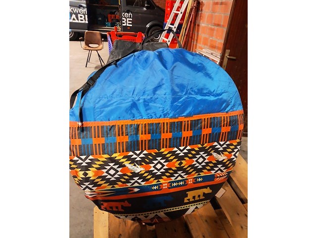 Twee seconden tent - afbeelding 2 van  2