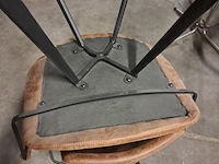 Twee stoelen - afbeelding 4 van  4