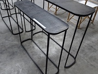 Tweedelige set metalen wandmeubel - afbeelding 1 van  2