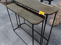 Tweedelige set metalen wandmeubel - afbeelding 1 van  2