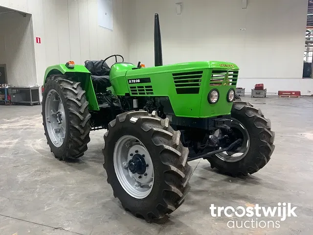 Tweewielaangedreven landbouwtractor - afbeelding 7 van  13