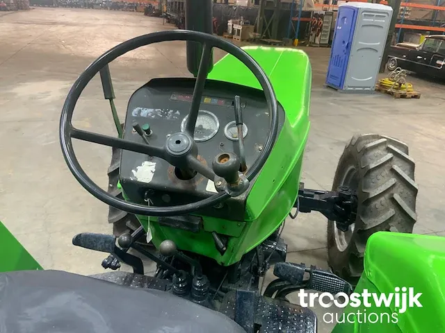 Tweewielaangedreven landbouwtractor - afbeelding 13 van  13