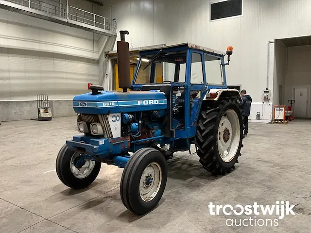 Tweewielaangedreven landbouwtractor - afbeelding 1 van  10
