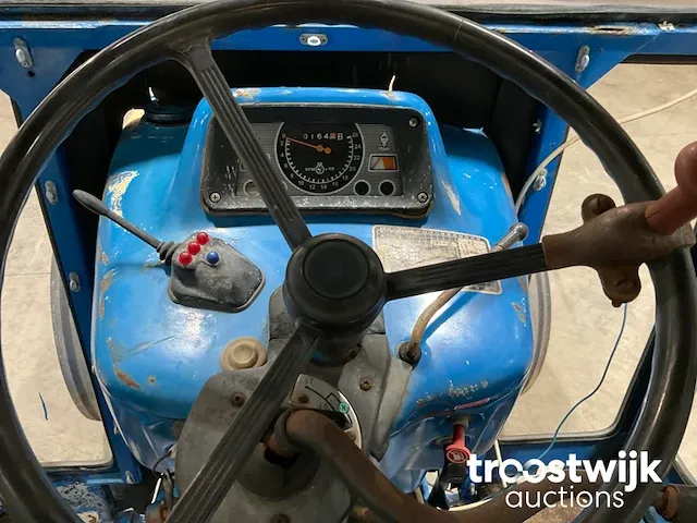 Tweewielaangedreven landbouwtractor - afbeelding 9 van  10