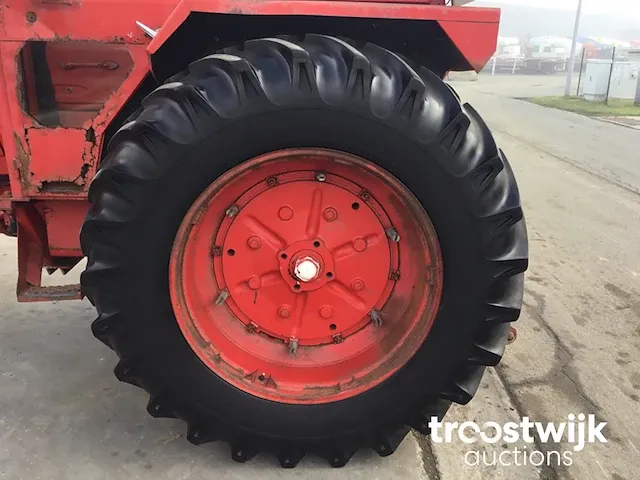 Tweewielaangedreven landbouwtractor - afbeelding 4 van  33