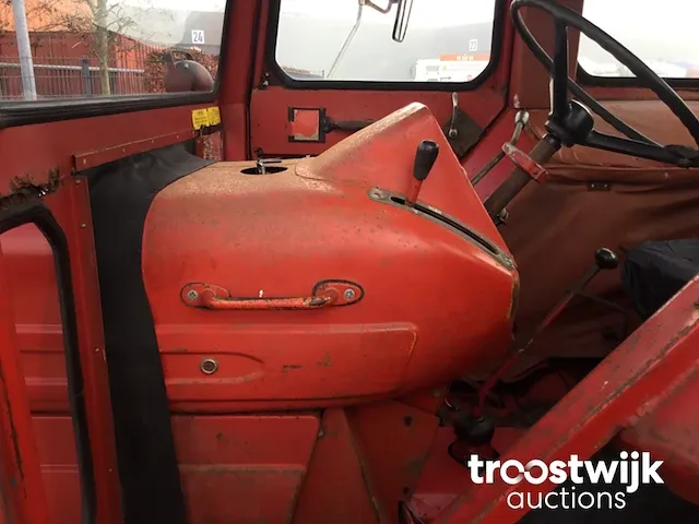 Tweewielaangedreven landbouwtractor - afbeelding 16 van  33