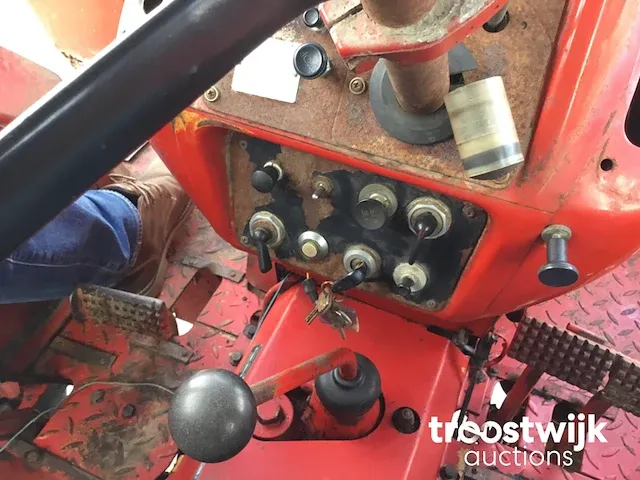 Tweewielaangedreven landbouwtractor - afbeelding 22 van  33