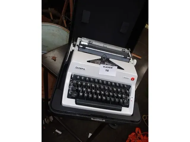 Typemachine - afbeelding 1 van  2