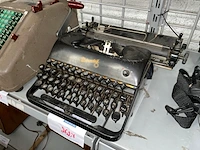Typmachine retro - afbeelding 1 van  5