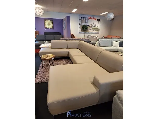 U salon - afbeelding 1 van  3
