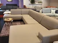 U salon - afbeelding 1 van  3