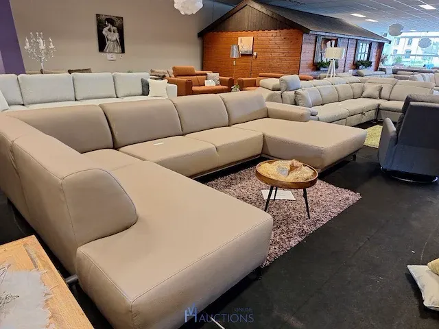 U salon - afbeelding 2 van  3